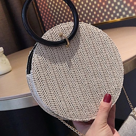 Beige Round Shaped Woven Crossbody Bag - Picture 5 of 5
